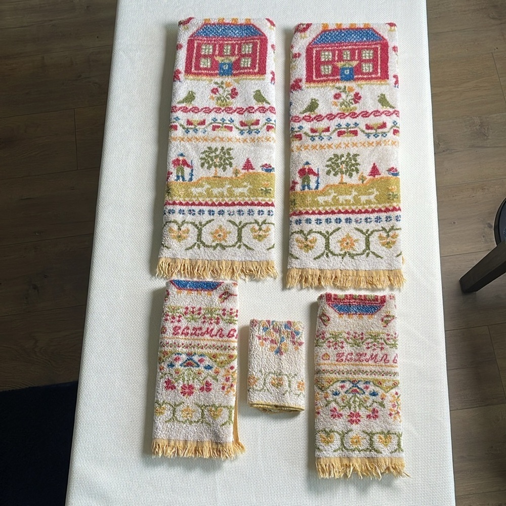 Vintage Fieldcrest Amish Stencil Print Towel Set of 5 Circa 1980's Made in USA